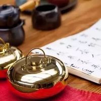 立冬前，"汤婆子"的帖子又刷回来了：这只千年"脚婆"，怎么买、怎么暖被窝、怎么不烫伤，一次讲清