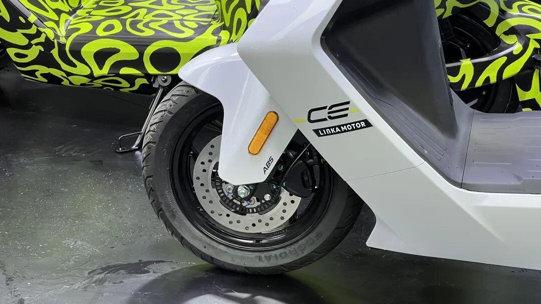新大洲本田入局电摩:CE6首发4999元起,底盘按摩托车打,先别急夸