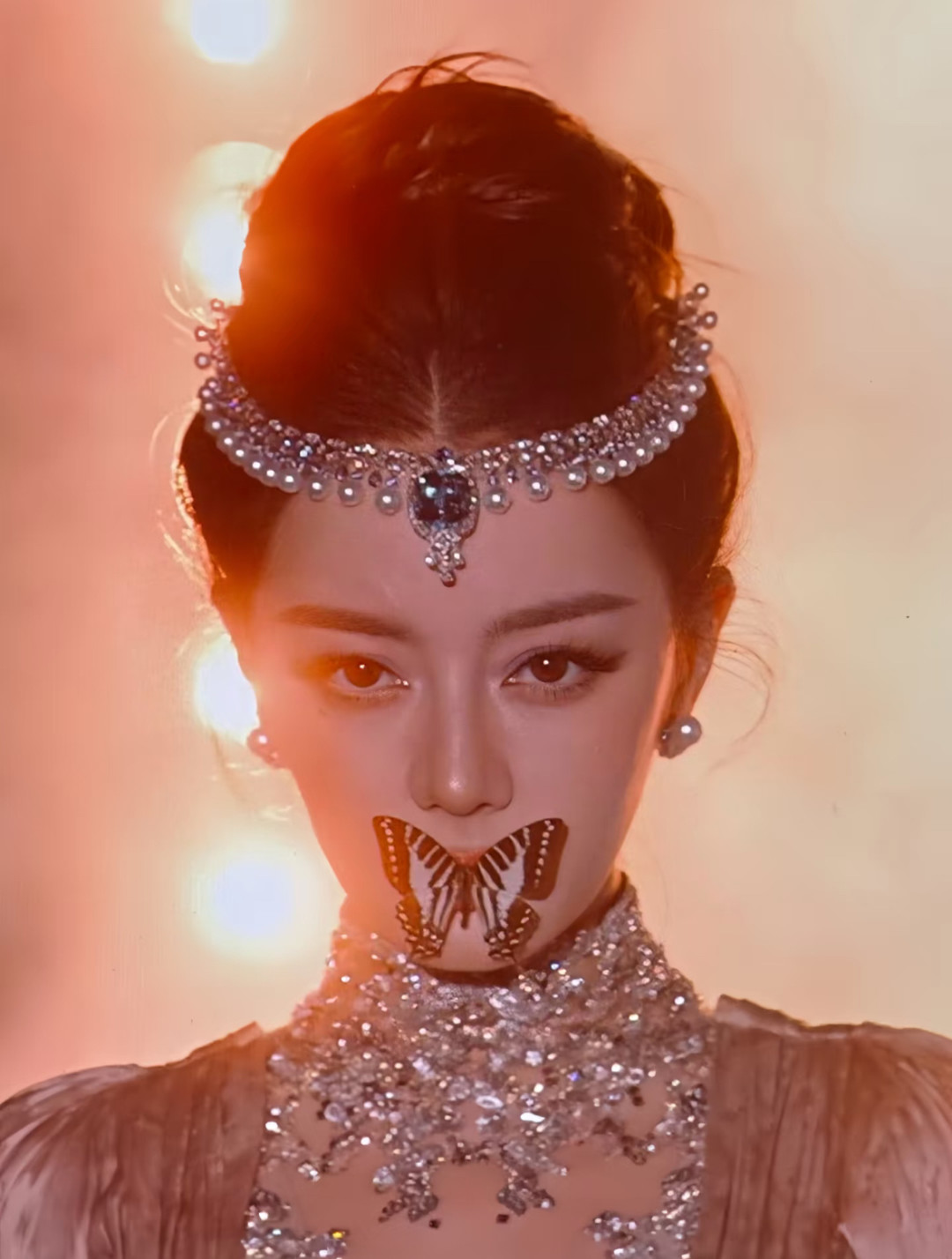 “自费购高定”风波一周:你搜的明星高定同款,压根不在品牌的货架上