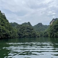张家界大屏播86版《西游记》游客被当场"硬控"：取景地分三档，哪些机位值得专门跑、哪些别付情怀税