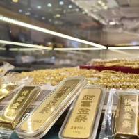 上午买完83克“五金”，下午带亲友再买近300克：金价越跌，这些人越买