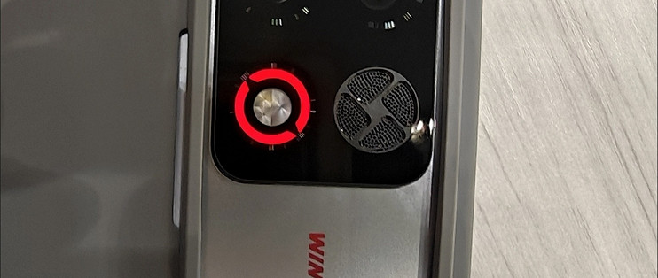 荣耀WIN2开箱：万毫安+双风扇，这配置太狠了