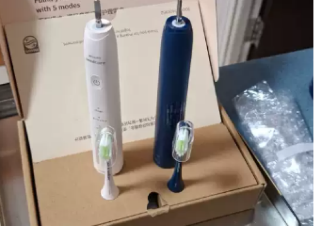欧乐B和飞利浦怎么选?先看圆头旋转与声波刷感