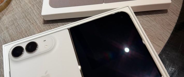 iPhone Duo开卖次日内屏开裂，苹果说可以换机，但有两个细节没写清