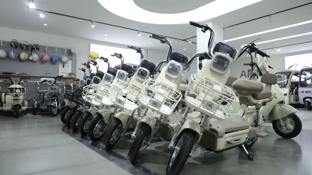 电动车“一车一池一充一码”时代来了:你的还能骑,但这3件事变了