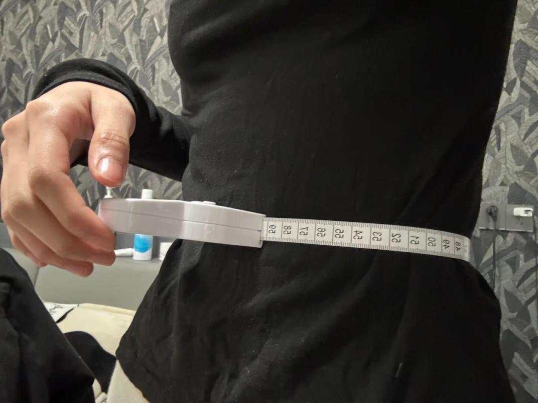 踩石子把啤酒肚踩没了？40岁老铁，任督二脉都搬出来带货了