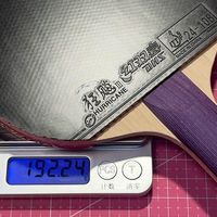 孙颖莎强势变线利落得分：同款装备测评，底板胶皮怎么选不踩坑