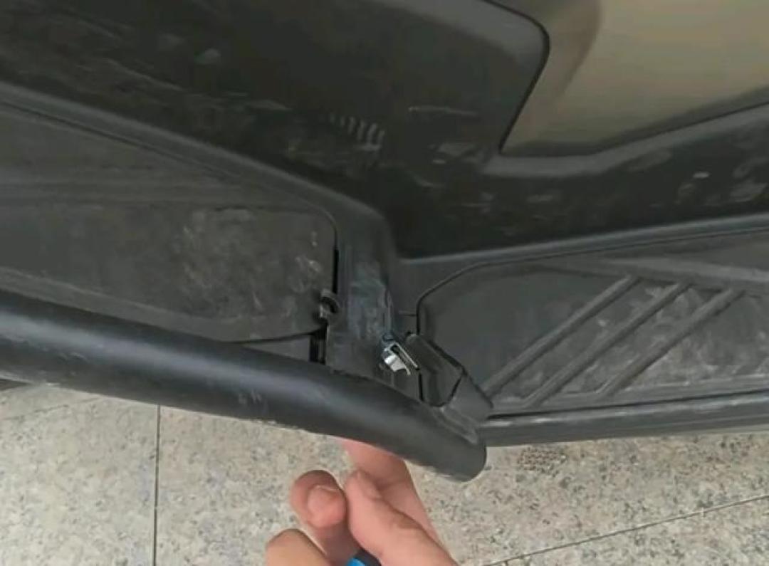 豪爵把线停了两个星期，TVL350重新开卖了：渗油是最有答案的那个问题——下订前先问这台车是不是十月以后下线的新批次，再看看那根一千块的护杠拧在哪