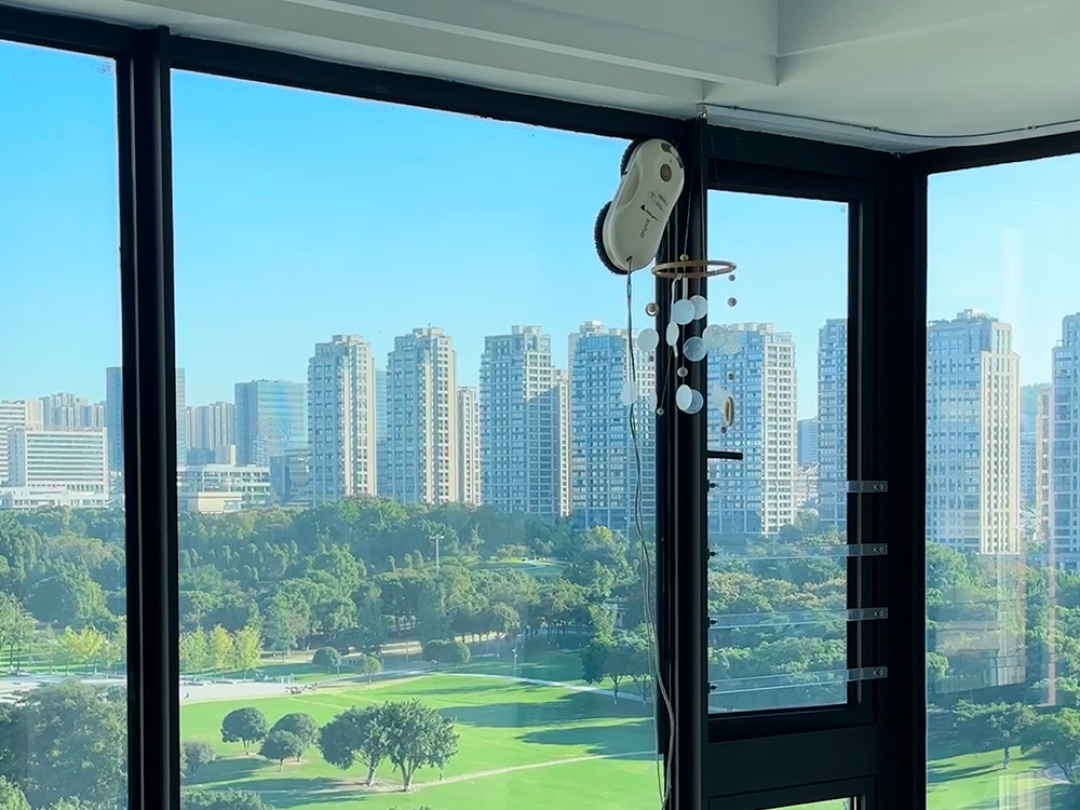 擦窗机器人赶在双11前有了首部行标:尾款先别急着付,把三把尺和你家三个尺寸对上