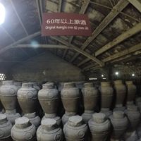白酒大商集体"染黄"，会稽山涨停次日蒸发20亿：白酒玩家捡第一瓶黄酒前，先把你那套买酒逻辑放下