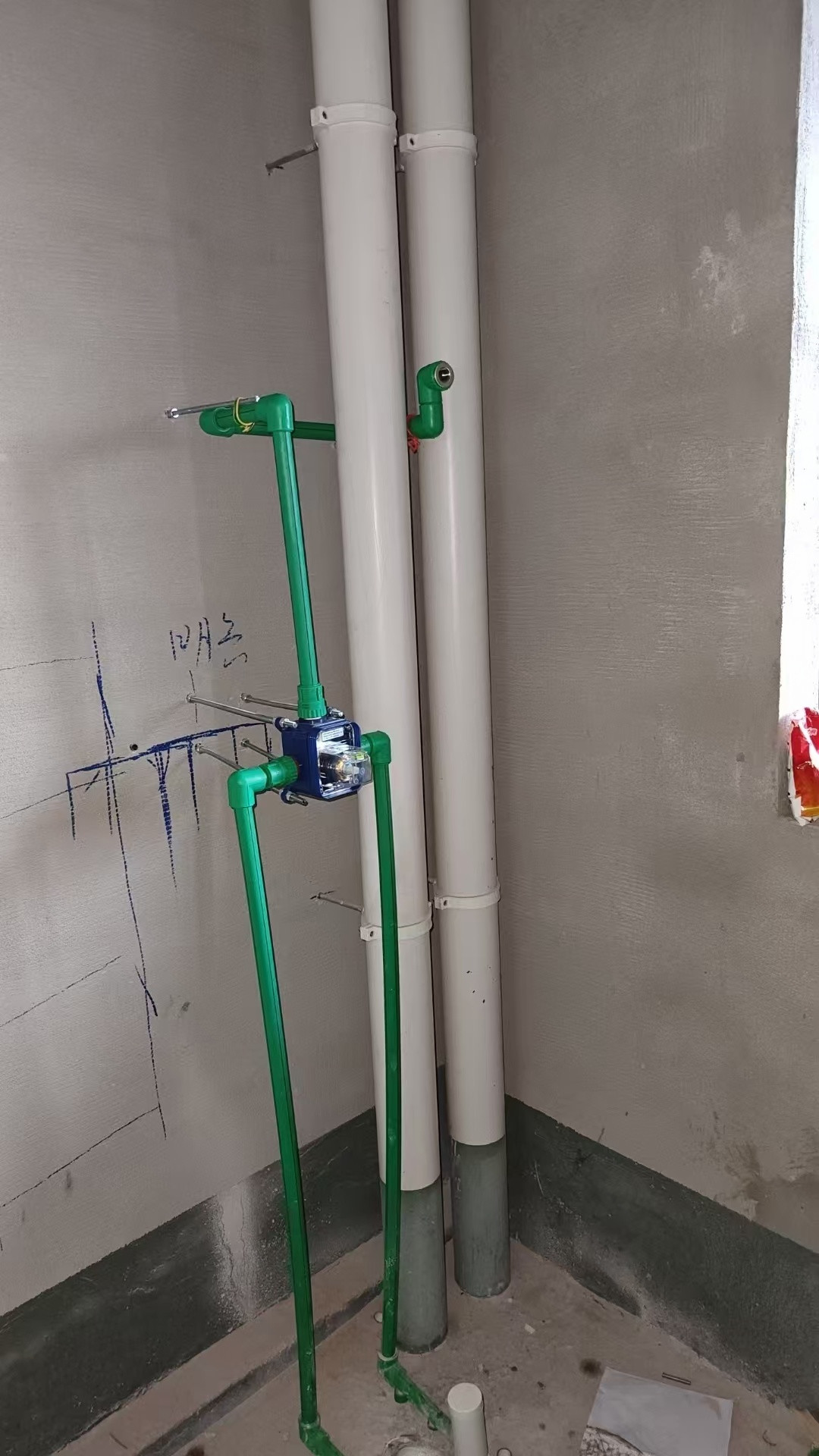 恒洁暗装花洒刷屏门店帖：对完种草与5篇翻车帖——雷不在花洒里，在墙里那1.5厘米和一次没做的交底