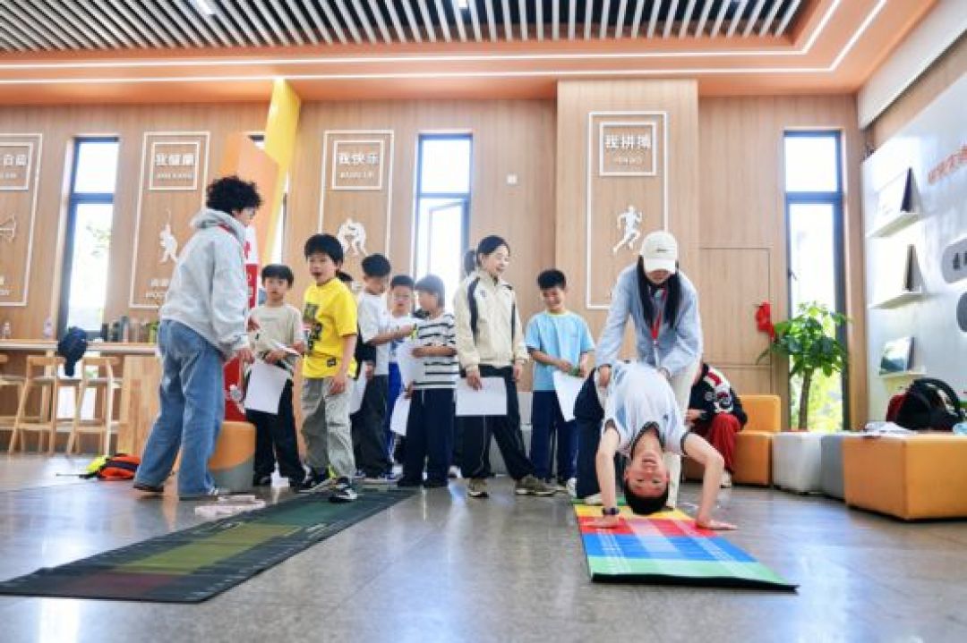 13岁少年在巴黎用醉拳拿下世界街舞冠军,背后是每天放学后至少两小时:普通孩子学街舞,先别为“冠军路线”买单