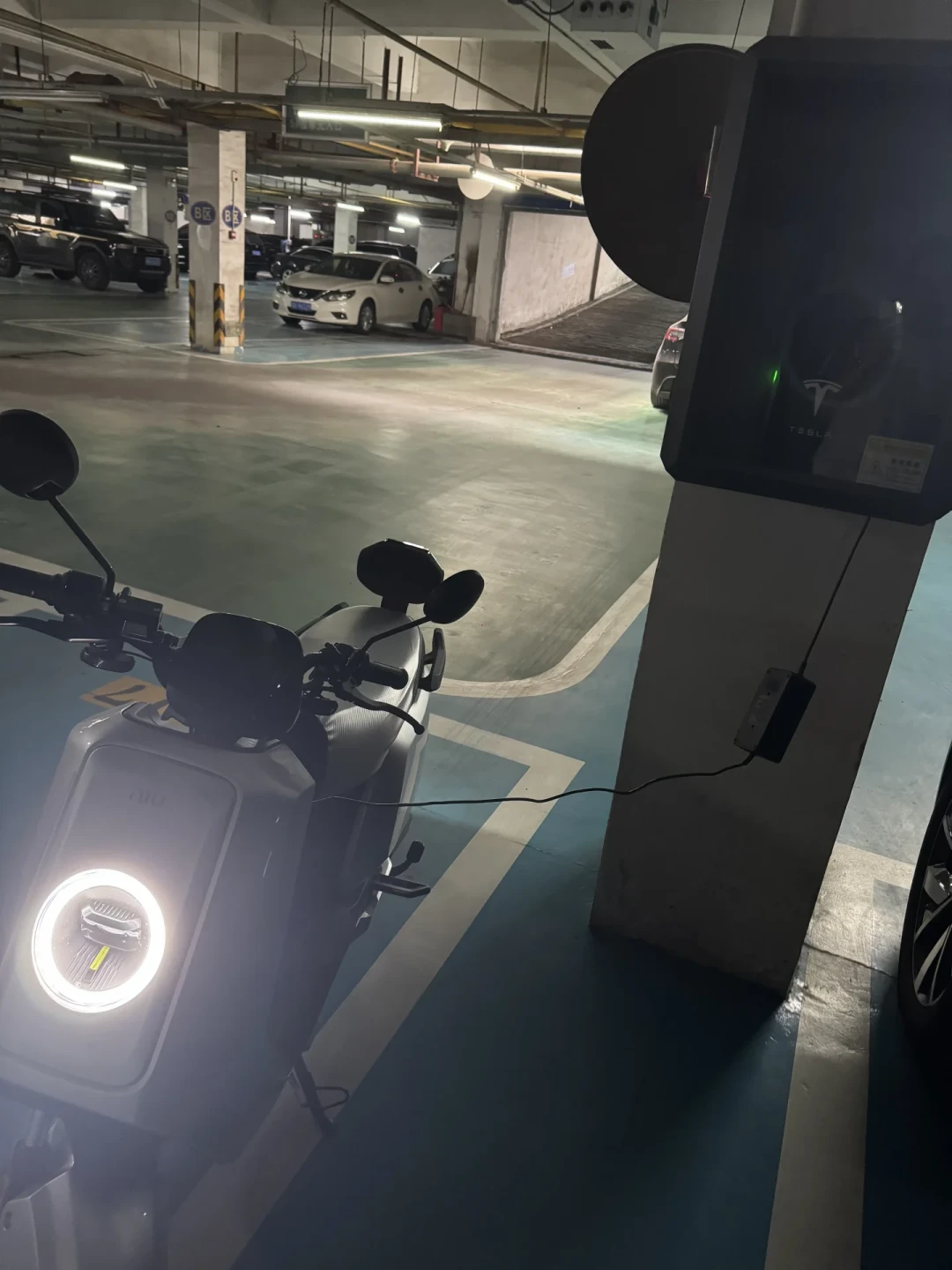 用汽车充电桩给小电驴充电,烧了3辆车:被消防点名的转接头,为啥还有人天天在用