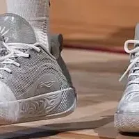 【NBA每日上脚】一次顶一万次！库里穿着就是帅？