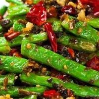 干煸四季豆的传统做法与风味