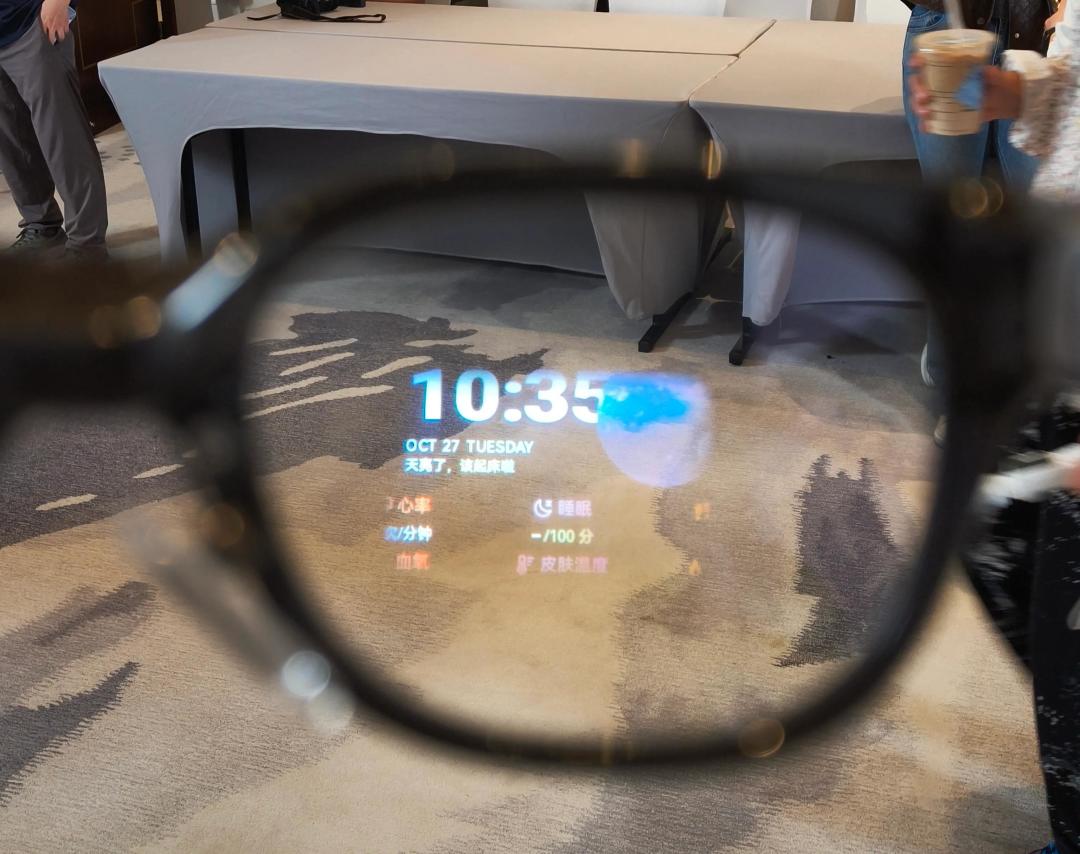 「连夜发布的Glasses2国补价3199」撞上「电商退货率高达70%」:双11第一副AI眼镜的对账党,付定金前先把价梯、路线、退路这三本账对完