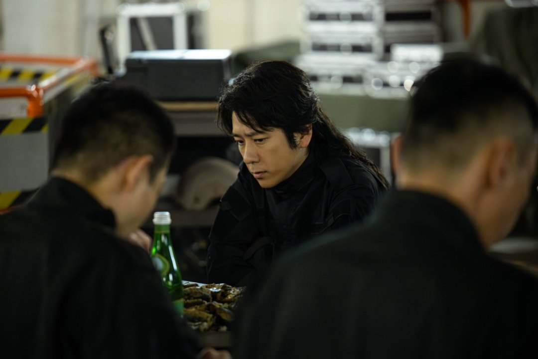 『高市点名要看』撞上『我的李狗嗨塌了』:VIVANT第二季把日剧粉砸懵了这一周,追不追、弃不弃,先把剧情、定性、库存三本账对完