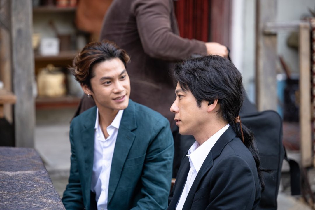 『高市点名要看』撞上『我的李狗嗨塌了』:VIVANT第二季把日剧粉砸懵了这一周,追不追、弃不弃,先把剧情、定性、库存三本账对完