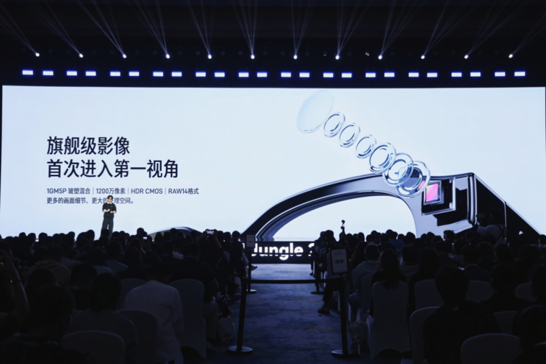 4999元、明年4月交付:AI眼镜打响「全彩战争」,多花的1800元到底买什么?