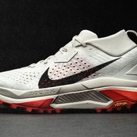 Nike ACG Zegama 越野跑鞋：ZoomX 垫在脚底，图的是跑得久不是跑得快