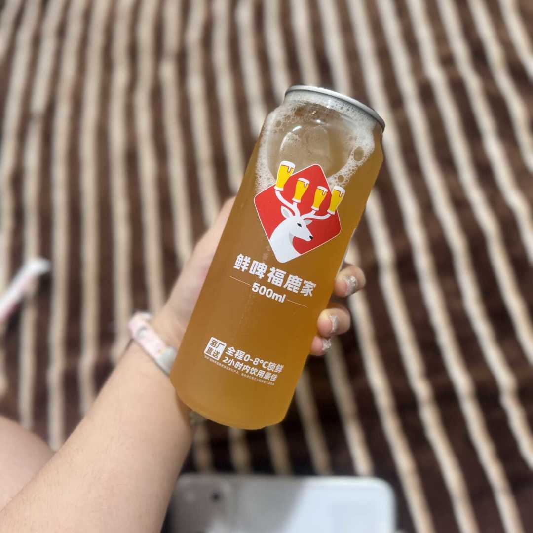 奶茶店卖起12元一杯的鲜啤,茶颜却关掉了所有小酒馆