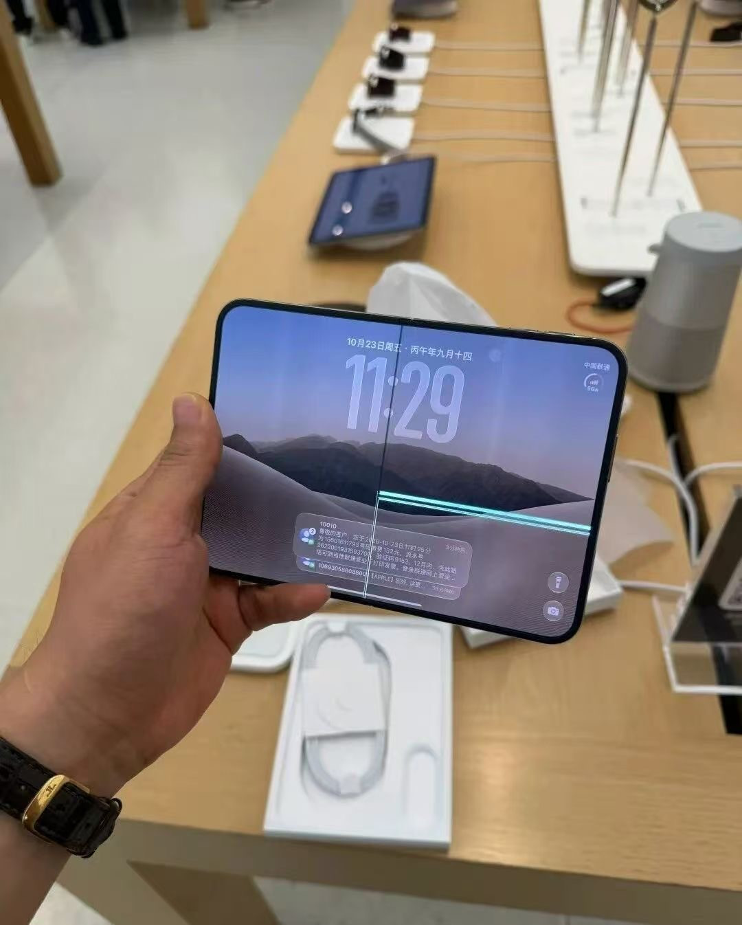 折叠屏寿命表和iPhoneDuo破发撞在同一周:N6的