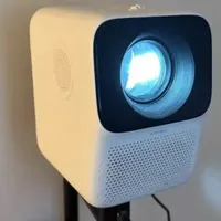 当年1099的微型投影仪，二手跌到100元！最大能投120英寸