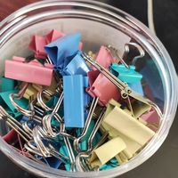 鱼尾夹也是办公桌上不能少的固定神器！