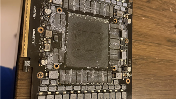 天上只会掉陷阱！网友半价买RTX 5090翻车：芯片被拆只剩空壳 