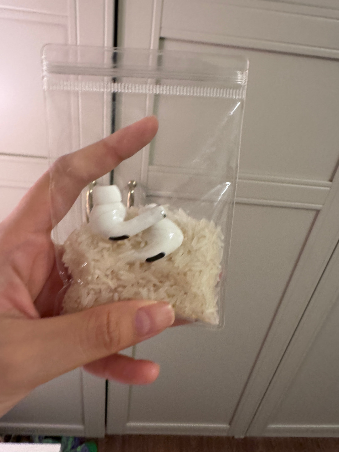 耳机被洗衣机洗了，真正要命的是你捞出来后的第一个动作