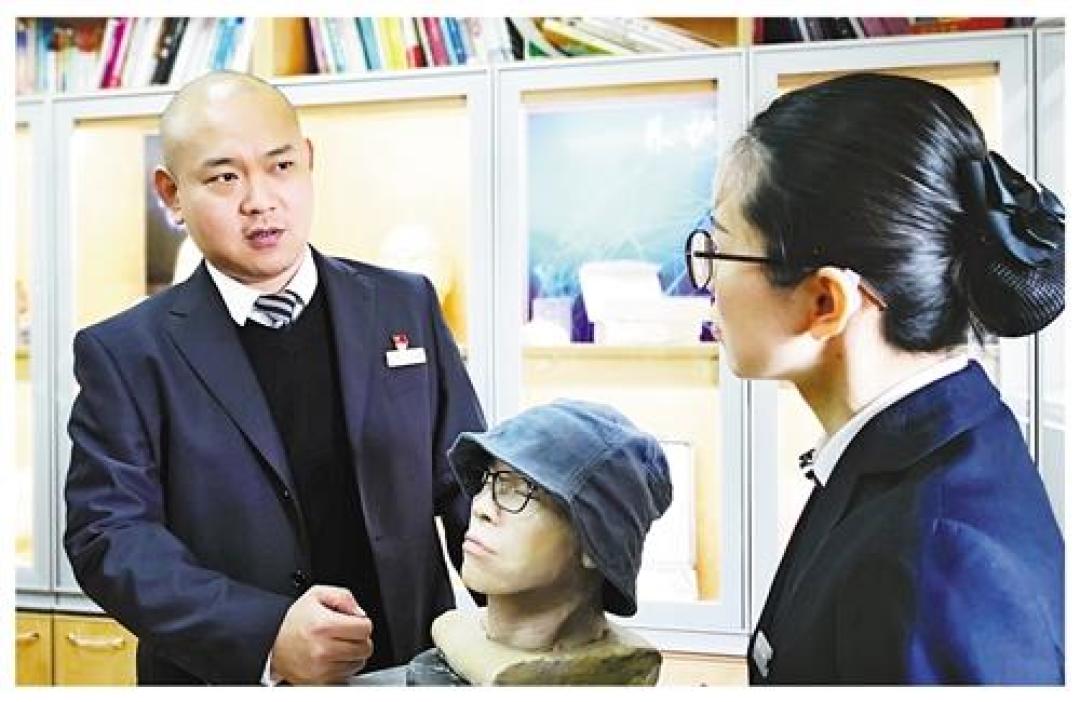 入殓师的手艺：把逝者还原成家人记得的样子