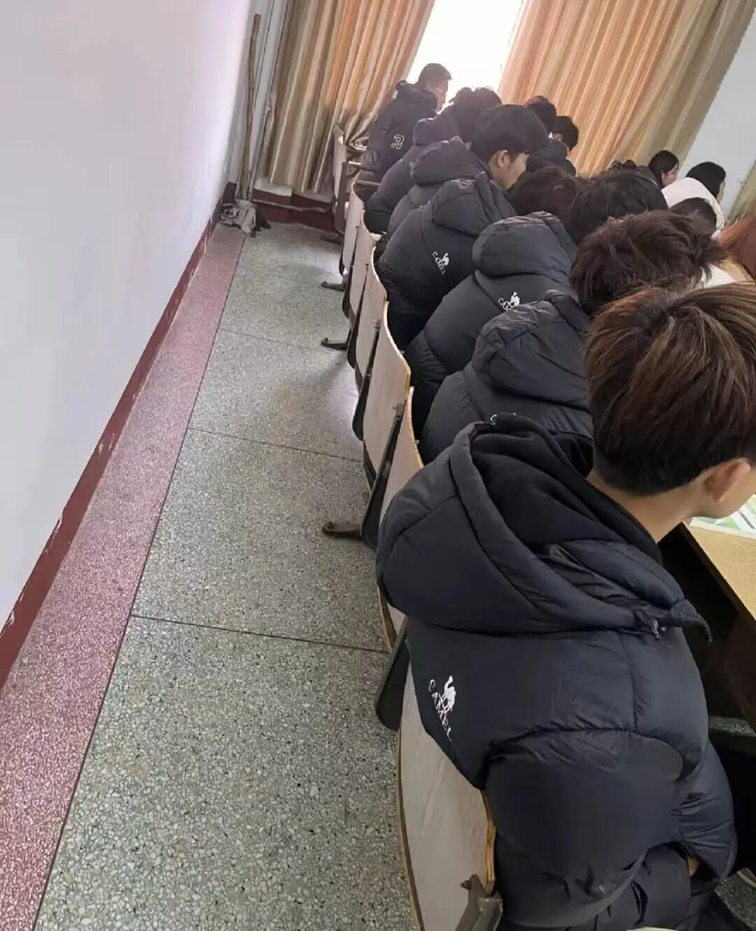 打了6次版还是不像:明星同款,从仓库就开始走样