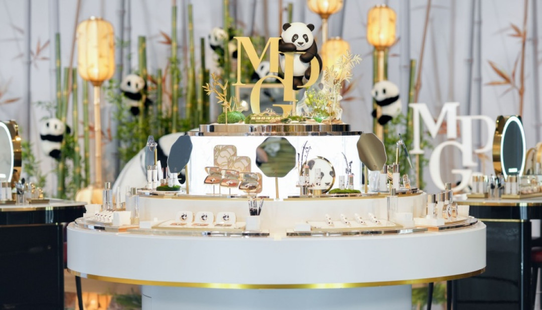 双11国货彩妆榜前四全是国货,另一边一批品牌正在关店
