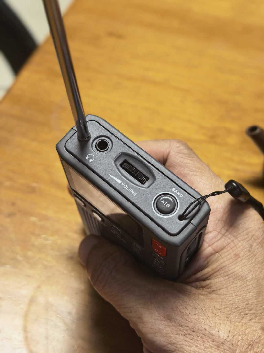 被整个收音机圈追着买的小机器:第二批补货上架,买不买先看这三件事