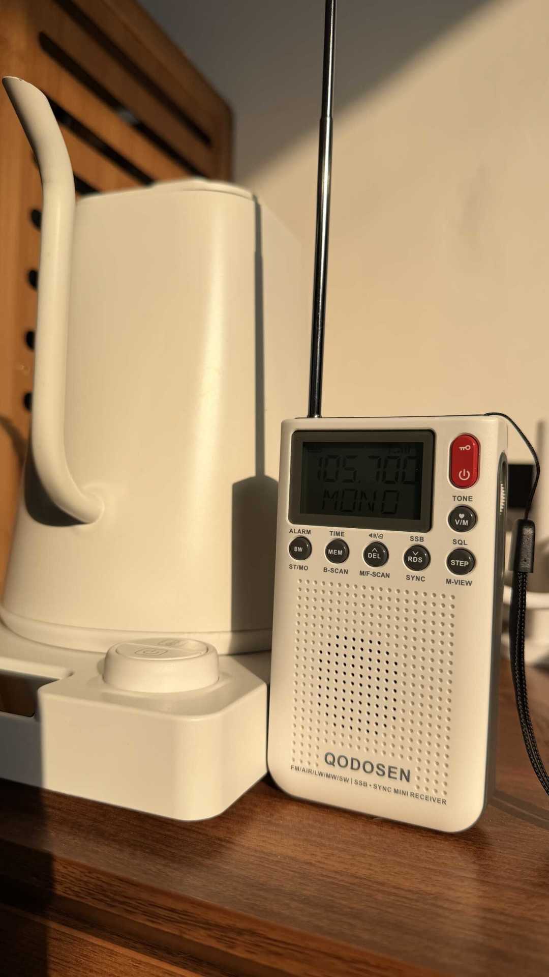被整个收音机圈追着买的小机器:第二批补货上架,买不买先看这三件事
