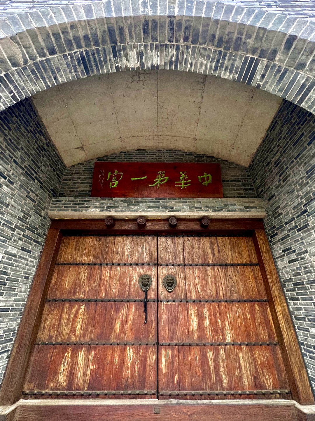 芦台春的两条线：酱香撑名气，浓香守酒桌