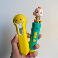 牛听听和点读笔，到底谁替得了谁？摆完20多条跨品类帖和350多层评论，分水岭就一句话：娃跟着书，还是书跟着娃