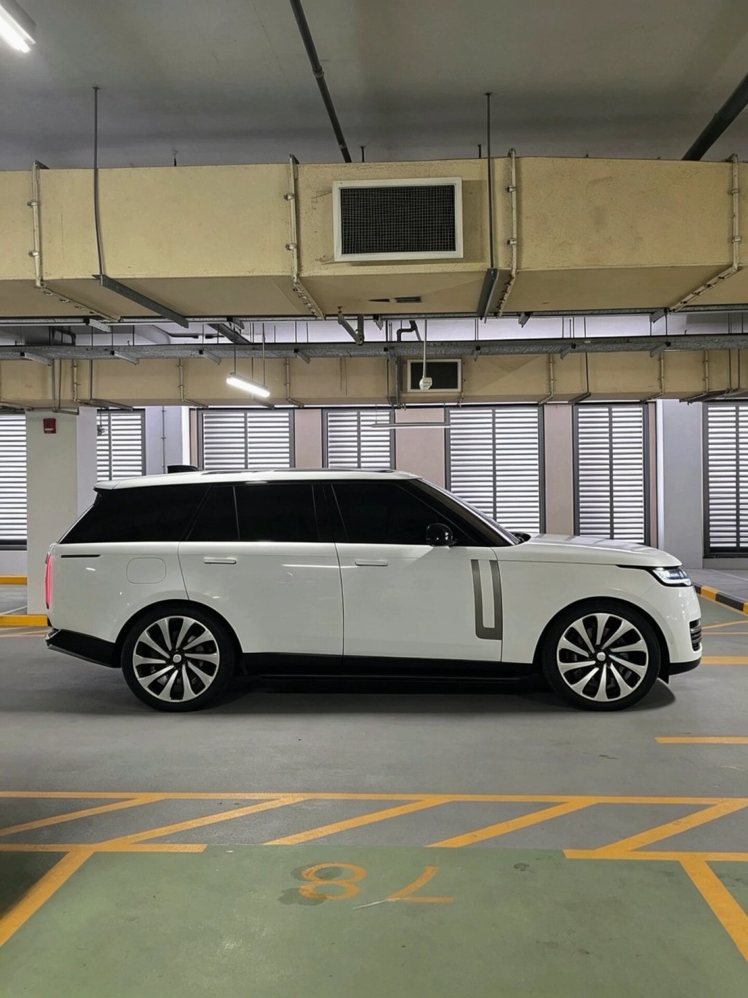 落地180万,收车130万:准新揽胜扎堆,这个漏能捡但有四个坑