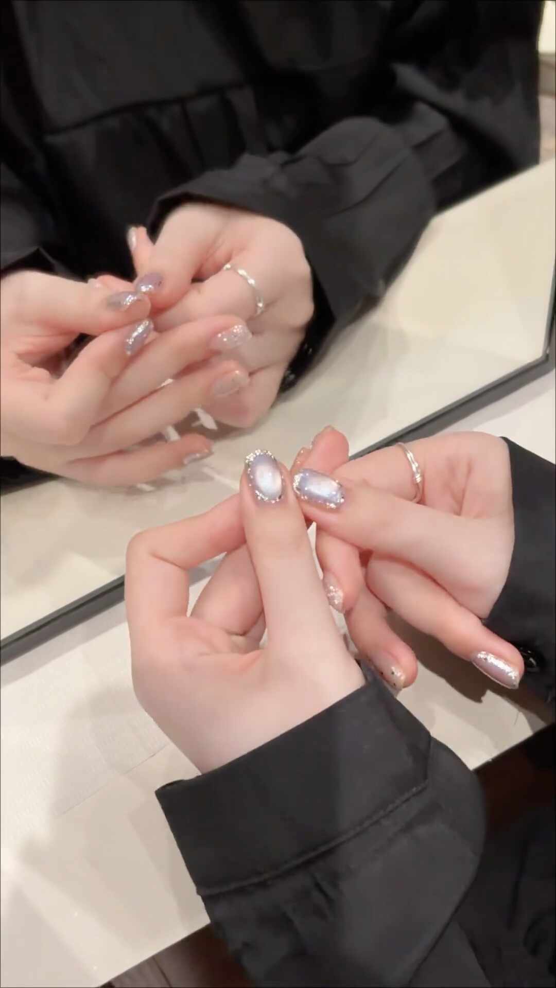 猫眼美甲这么火,自己涂却总灰蒙蒙?问题多半出在磁铁和磁粉上