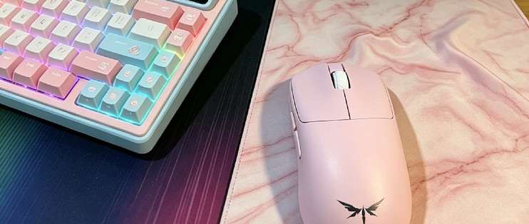 谁说打游戏不能粉？猛男的电竞桌搭迎来“完全体”！