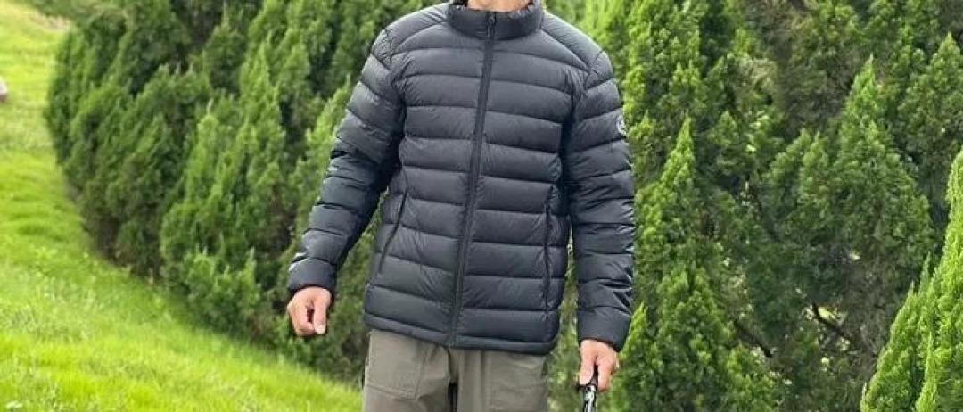 黑冰两件都标800蓬:一件充绒219克一件只83克,双11怎么选