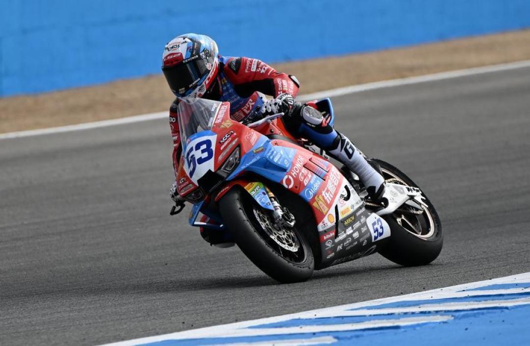 WSBK收官!德比斯那顶“没赞助商”的LS2到底什么来头?