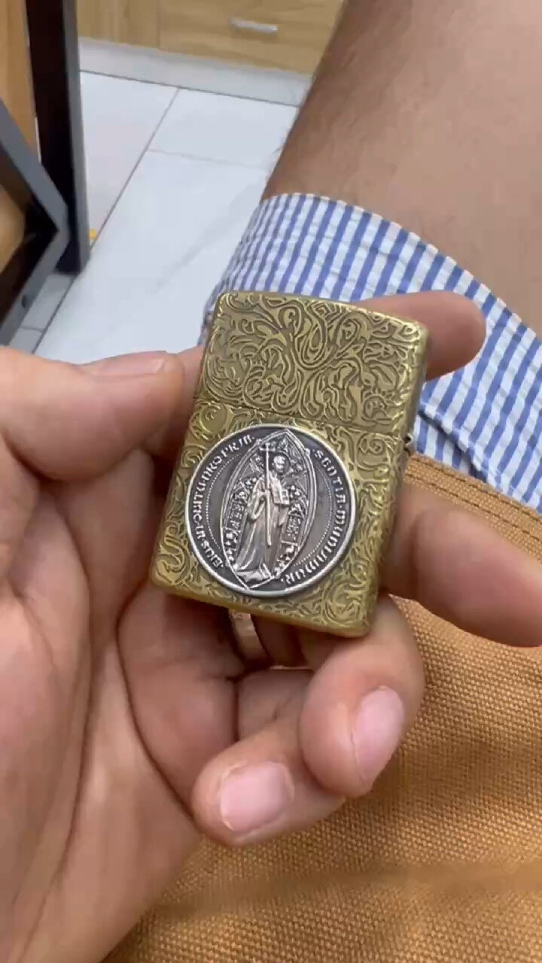 高铁允许带两个打火机,但你的ZIPPO在规则里可能不算