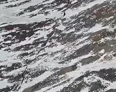 高清航拍公布！西藏巴青7.0地震后地表破裂 青藏高原被撕开一道口子 