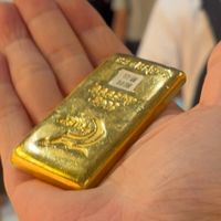 金价回落金店排长队：普通人抄底金首饰，先看清三把价格尺