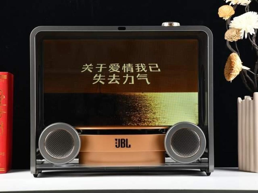 同样会飘歌词,MORROR ART A2 卖 3899,JBL Vienna 卖 6499:多出的两千六买了什么