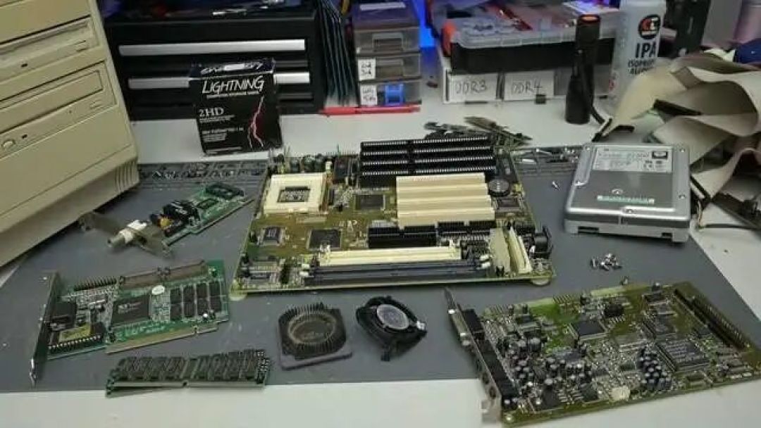 穿越30年,重装童年的第一台电脑:奔腾MMX+32MB内存+S3显卡玩《极品飞车》