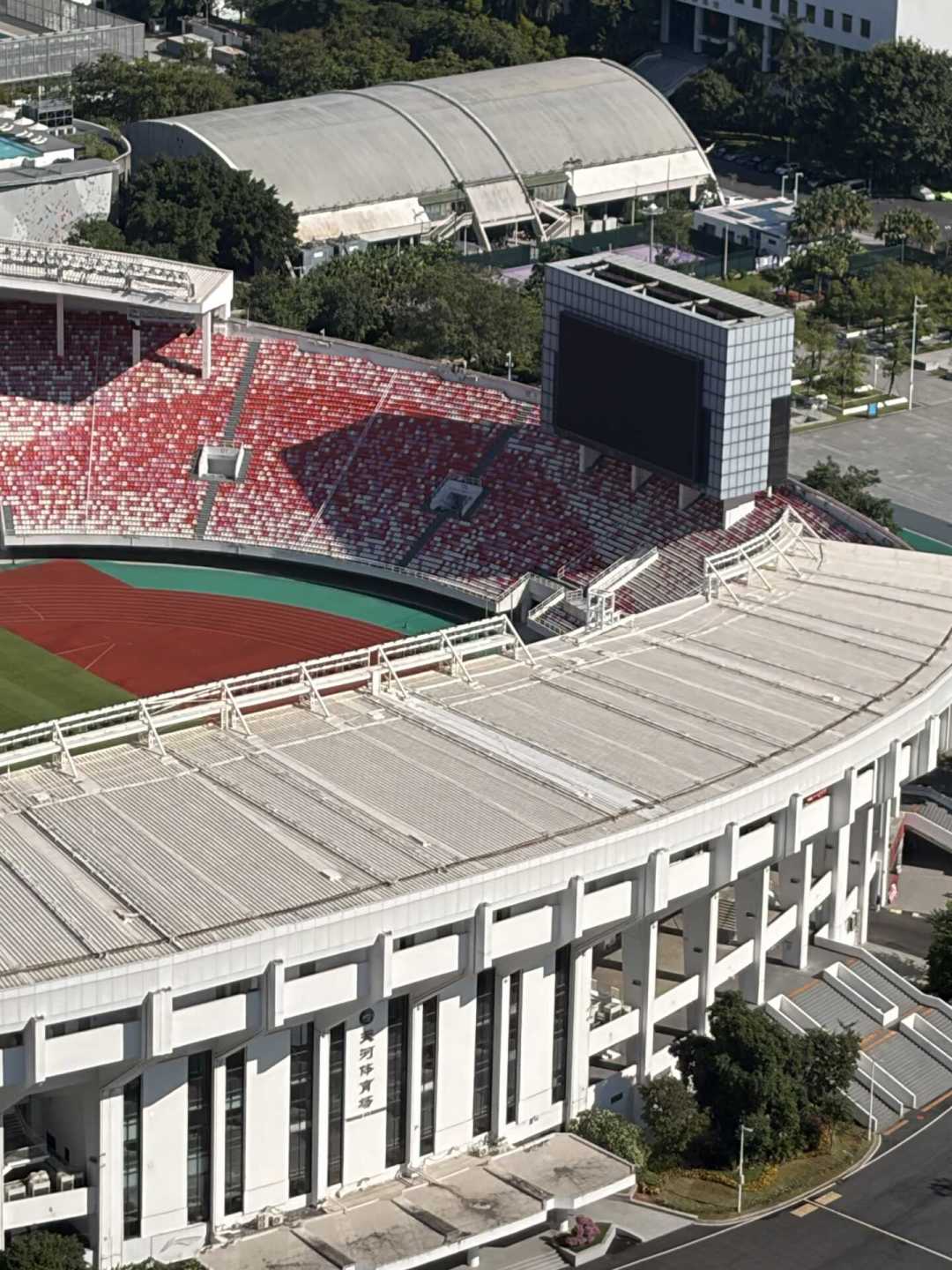 周杰伦2026内地收官两站：广州二开10月30日开抢、三亚三开预计11月中旬——去哪场，先把这笔账算清