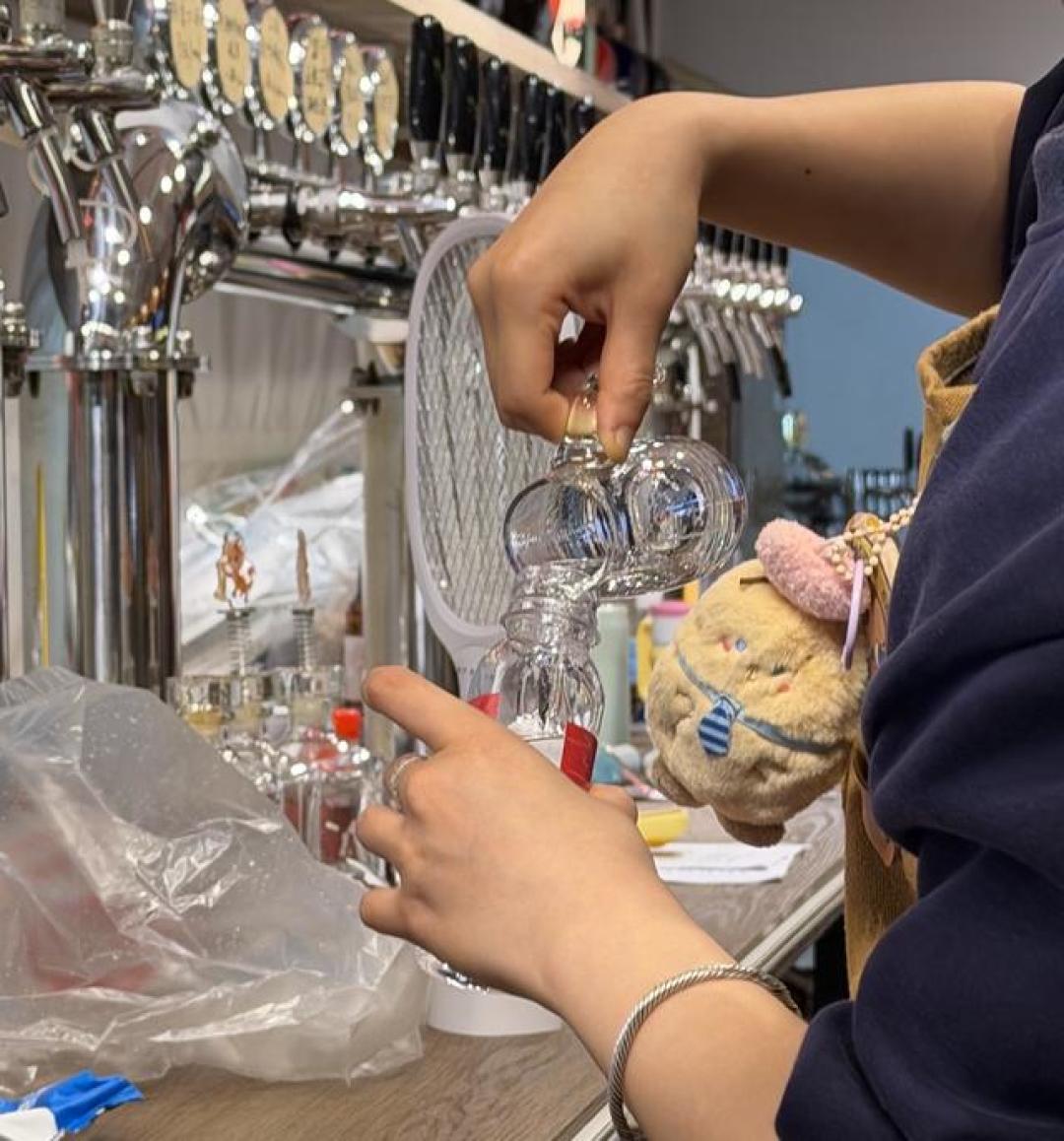 酒桌正在换规矩：该扔的劝酒令，该学的敬酒礼