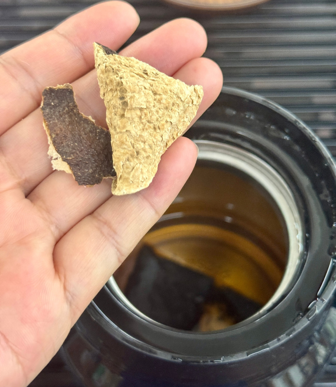 降温后人人都在焖茶：这两种茶越焖越稠滑，那两种一进保温杯就废了